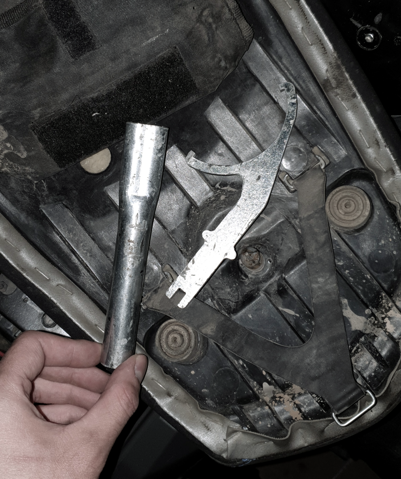 Tools for adjusting motorcycle sag