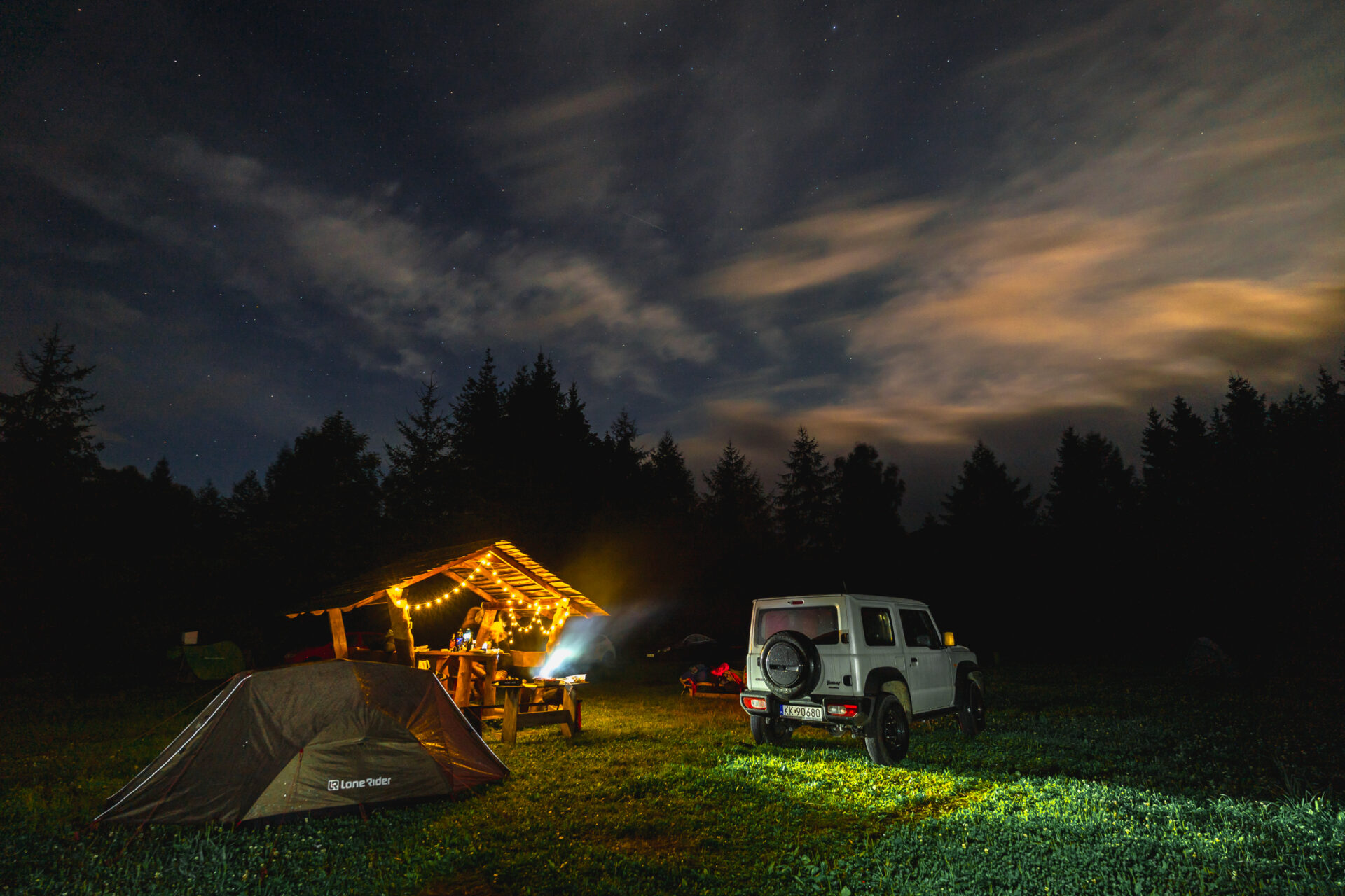 Suzuki-jimny-camping