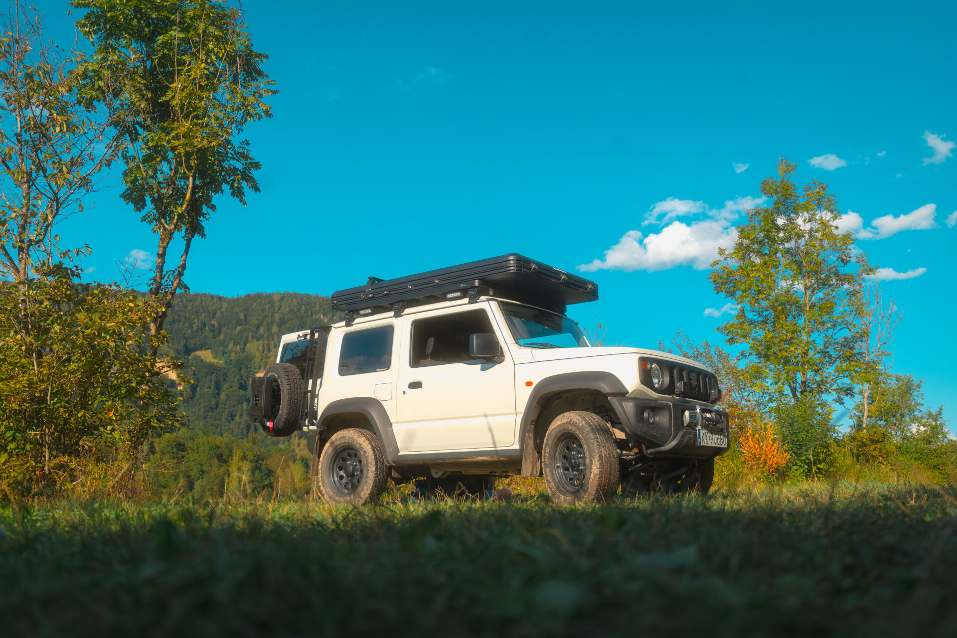 Suzuki Jimny offroad setup with rooftop tent