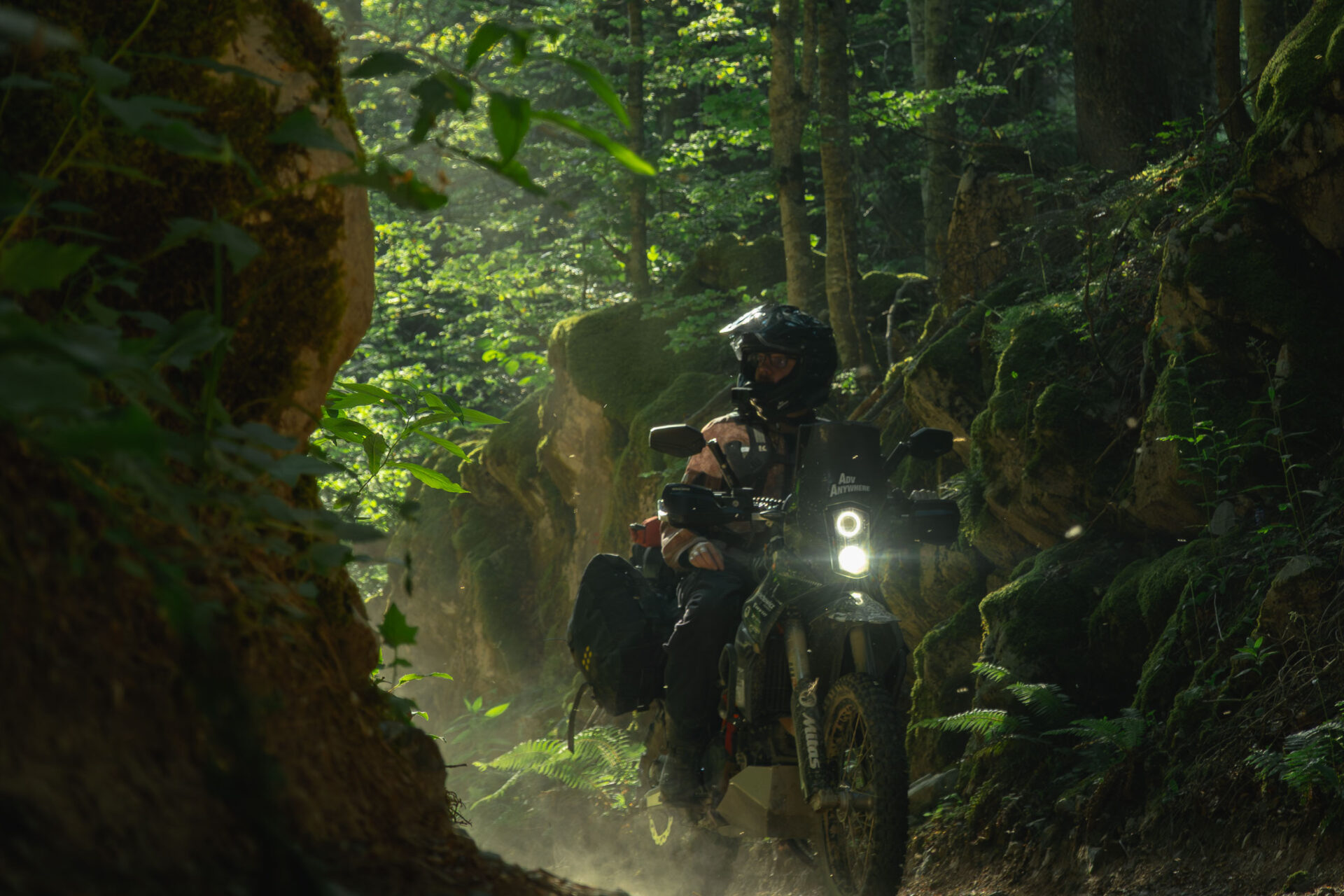 KTM 690 Enduro R – AdvAnywhere adventure build project (Kewin Krawczyk)