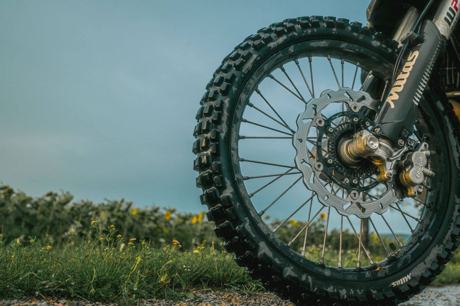 KTM 690 Enduro R – Mitas Enduro Trail Rally Pro tires in offroad
