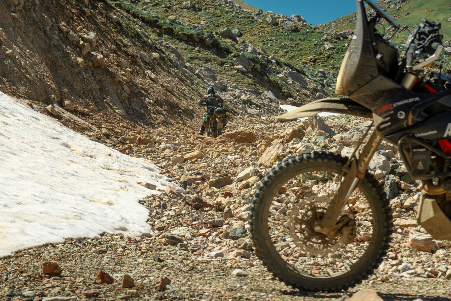 KTM 690 Enduro R – technical riding and Euro 5 mods (Fuel Dongle)