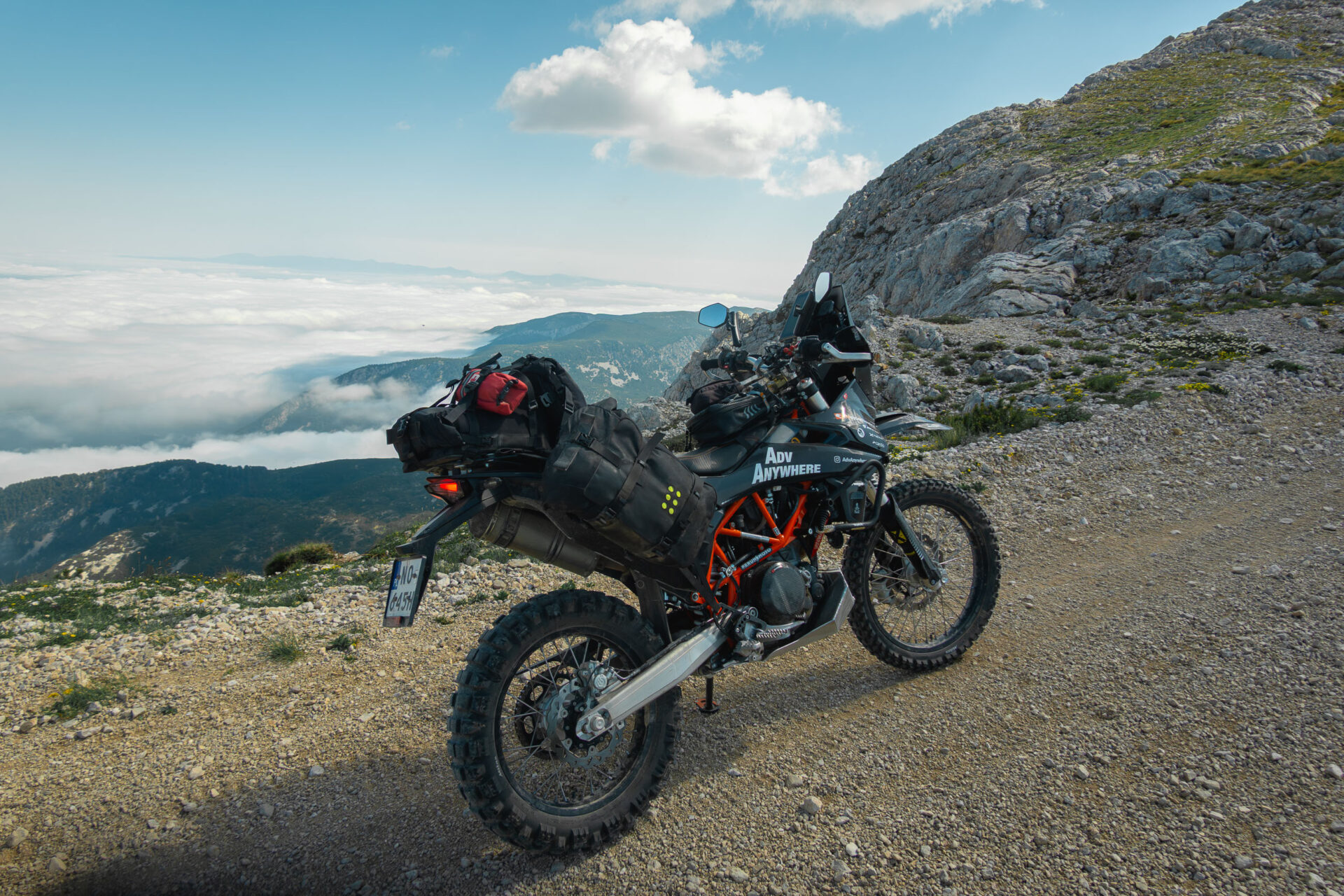 KTM 690 Enduro R – engine cover guard (scratch protection)