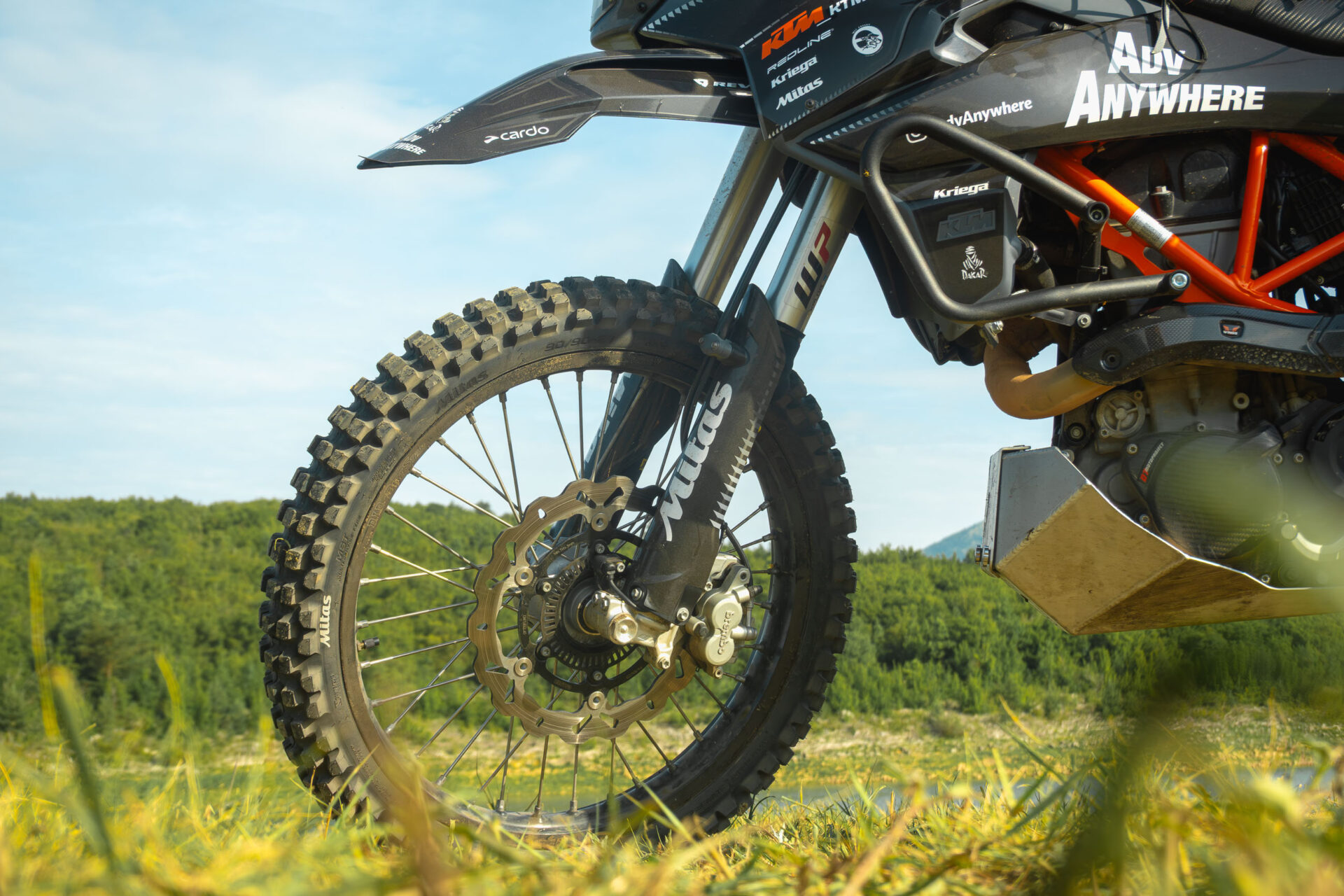 KTM 690 Enduro R with Yakk EXP accessories – protection and minimalism
